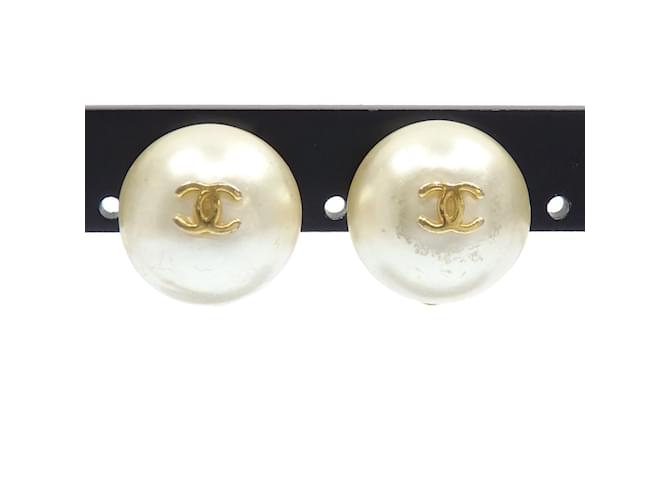 Chanel Fake Pearl Coco Mark Clip Earrings Gold-plated  ref.1482580