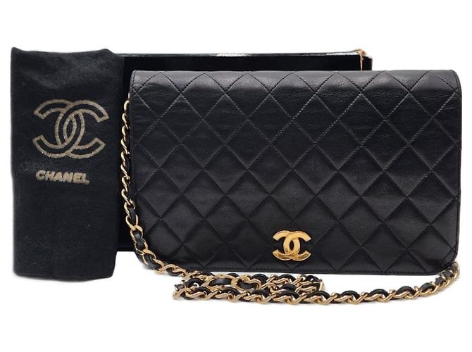 Chanel Classico Senza Tempo con Patta Singola Trapuntata Nero