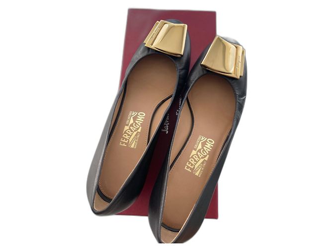 Décolleté Salvatore Ferragamo in pelle nera Nero
