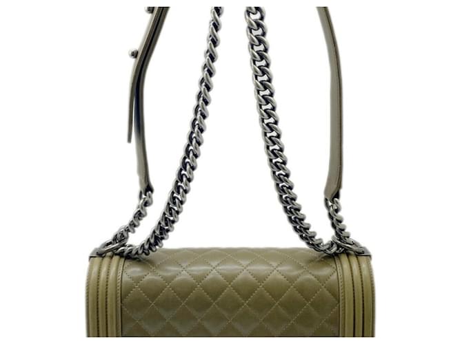 Chanel Boy Chanel Chain Shoulder Bag Khaki Leather  ref.1486563