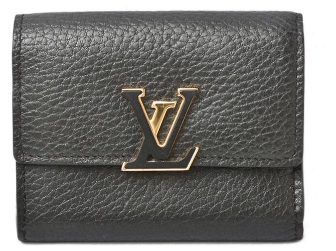 Capucines Louis Vuitton Taurillon Noir Tri-fold Wallet Black