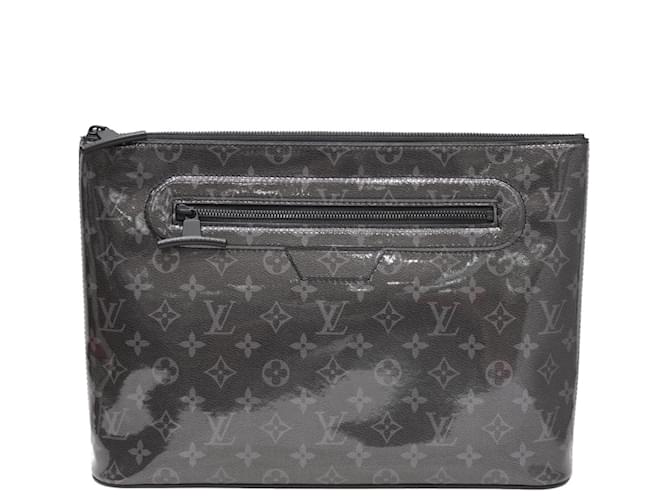 Bolsa Clutch de Esmalte Monogram Eclipse Louis Vuitton Preto Couro Poliuretano  ref.1487016