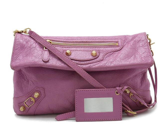 Bolso de mano sobre gigante Balenciaga