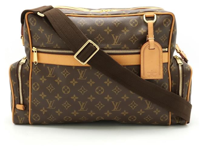 Louis Vuitton Monogram Sac Squash Shoulder Bag Patent leather  ref.1490347