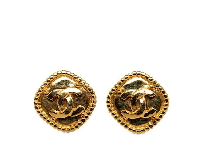 Brincos de studs banhados a ouro Chanel Coco Mark Dourado  ref.1491956