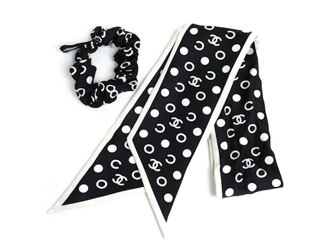 Chanel Black and Ivory Silk Scarf Cream  ref.1492067