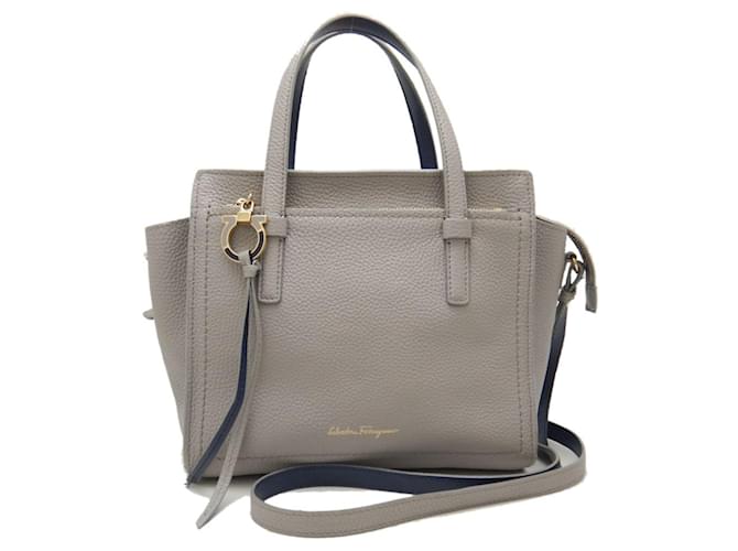 Salvatore Ferragamo Amy Handbag Brown Leather ref.1493315 - Joli 