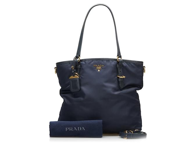 Tote Sac fourre-tout en nylon et cuir bleu marine Prada  ref.1493508