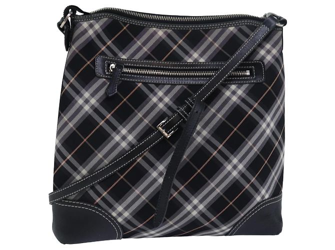 Borsa a spalla Burberry Nova Check Blue Label in nylon nero Auth 80167