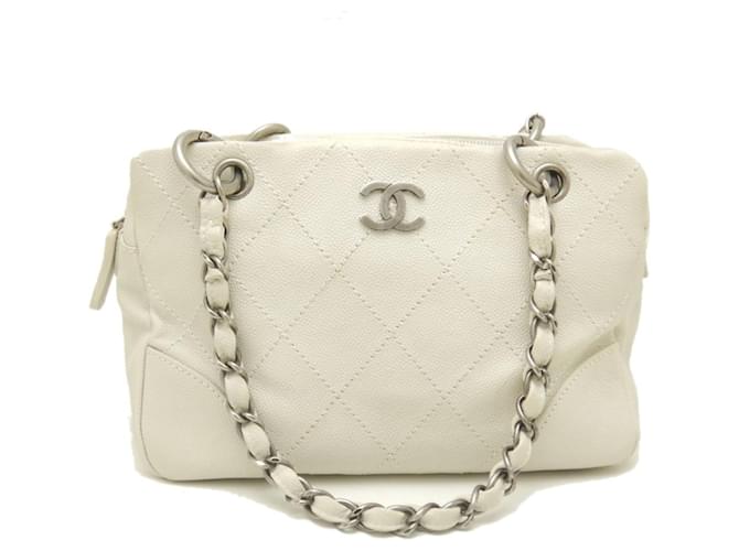 Chanel Wild stitch Branco Couro  ref.1496416