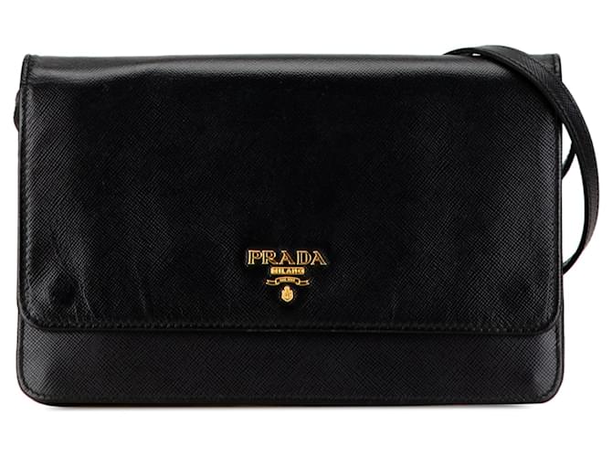 Bolsa crossbody preta de couro Saffiano da Prada com aba e alça Preto  ref.1498802