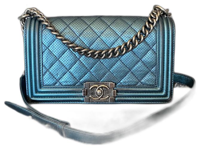 Chanel Borsa Boy Flap Blu Pelle Perforata