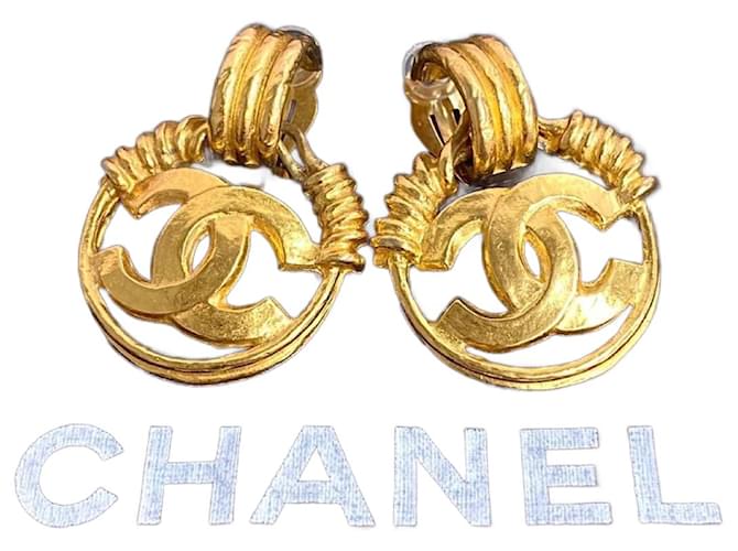 Boucles d'oreilles clips en plaqué or Chanel 94P Doré  ref.1503059