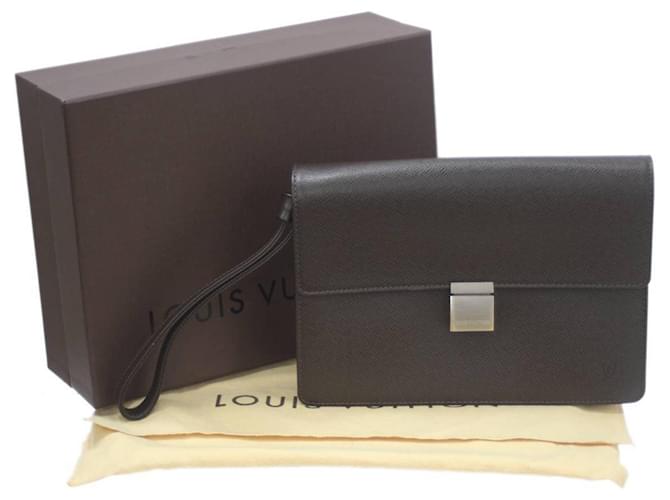 Louis Vuitton Selenga Second Bag in Grizzly Taiga Leather Brown  ref.1503407