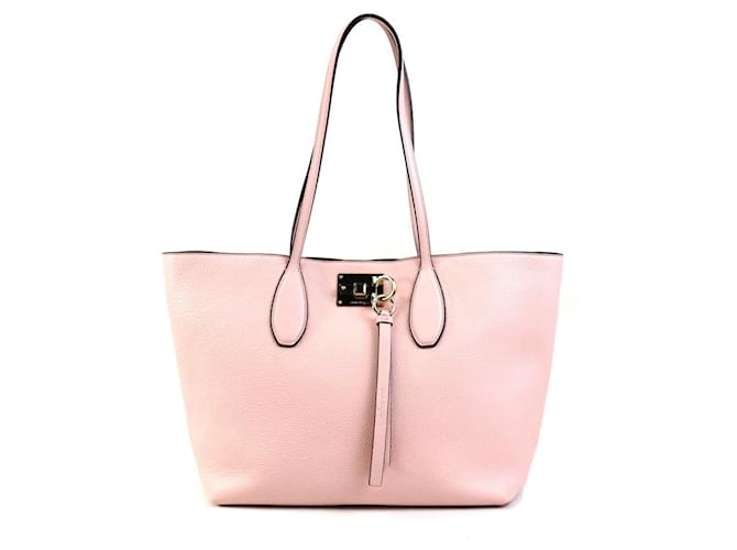 Sac à épaule en cuir rose Salvatore Ferragamo  ref.1503871