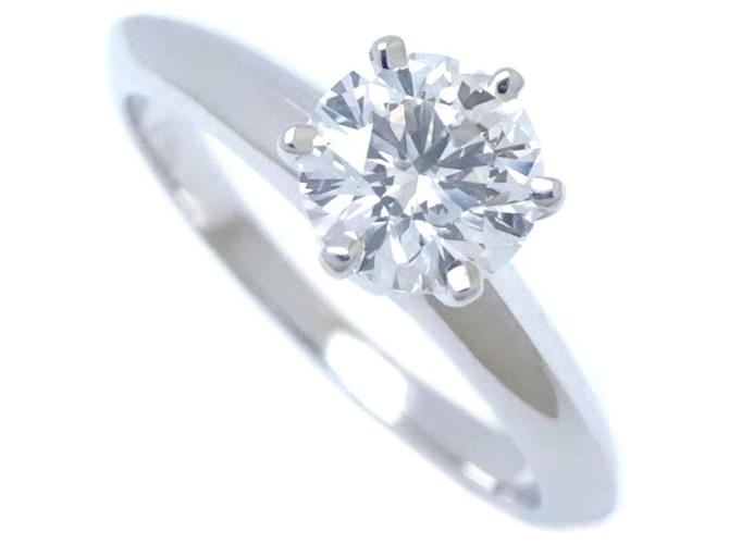 Bague solitaire en platine Tiffany & Co.  ref.1504564