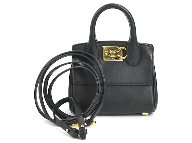 Sac à bandoulière en cuir noir Salvatore Ferragamo  ref.1504812