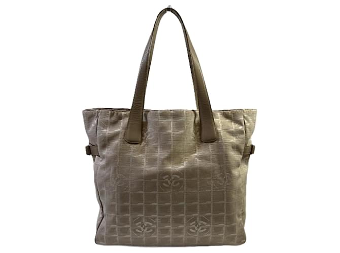 Sac fourre-tout de la nouvelle ligne de voyage Chanel Cuir Tissu Beige  ref.1505127