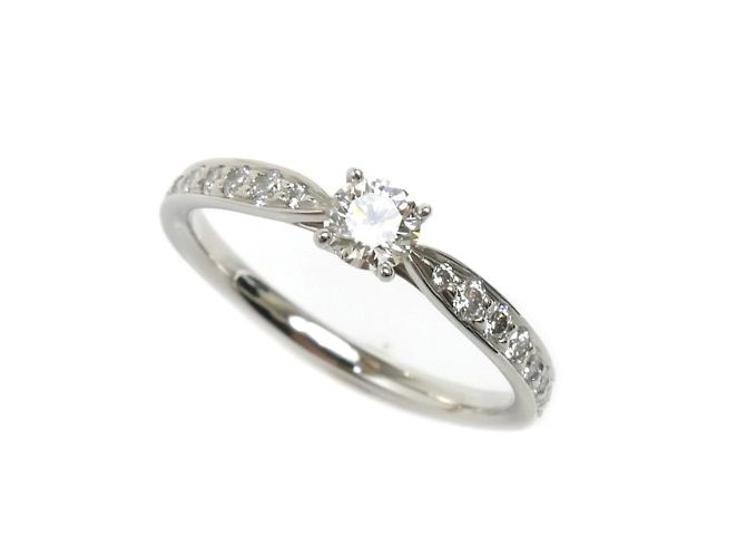 Anillo de compromiso de platino Harmony de Tiffany & Co.