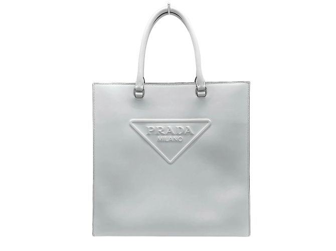 Bolsa tote em couro estampado Prada com triângulo Marrom