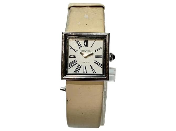 Montre Quartz Chanel Mademoiselle pour Femmes Blanc  ref.1507173