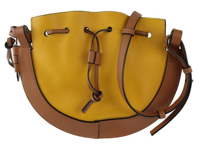 Sac à épaule petit en forme de fer à cheval Loewe Marron Jaune  ref.1508537