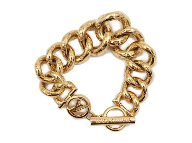 Bracelet en or avec charme Monogram Louis Vuitton Métal Doré  ref.1509016