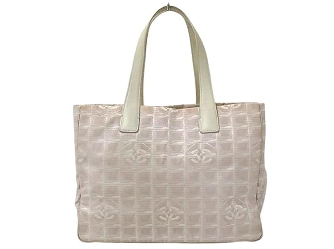 Sac fourre-tout en nylon rose de la nouvelle ligne de voyage Chanel  ref.1509403