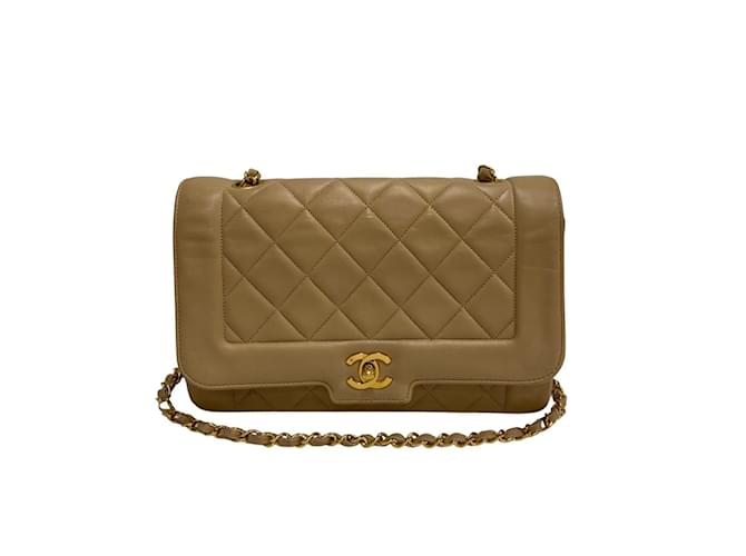 Sac à bandoulière Chanel Matelassé Diana Flap Cuir Beige  ref.1510084