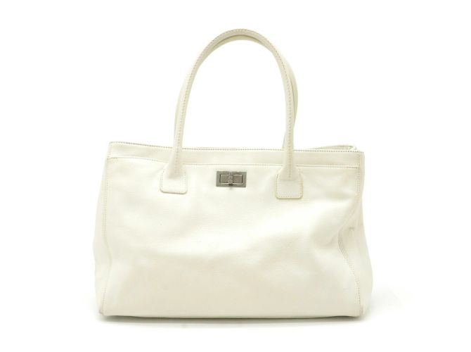 Executive Sac à main exécutif Chanel 2.55 Blanc