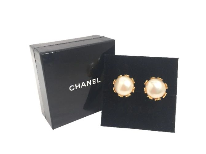Chanel Gold Clip Ohrringe Golden