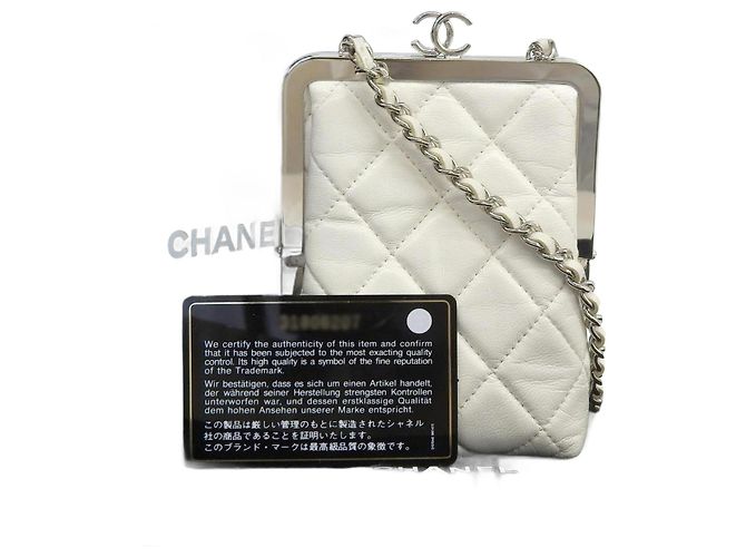 Bolsa de ombro de couro branco Chanel