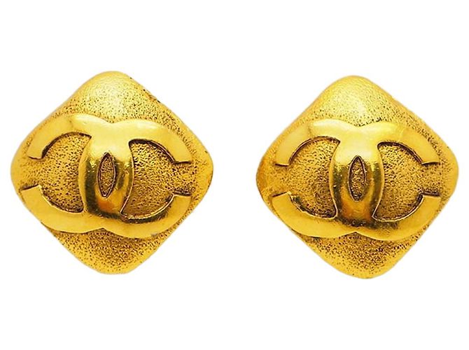 Timeless Orecchini Chanel Coco Clip in oro D'oro