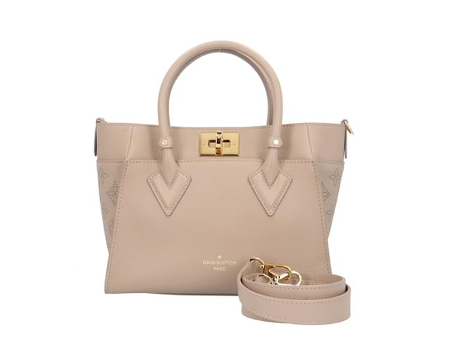 Bolso de Hombro Louis Vuitton On My Side PM Monogram Mahina Beige Cuero  ref.1513979