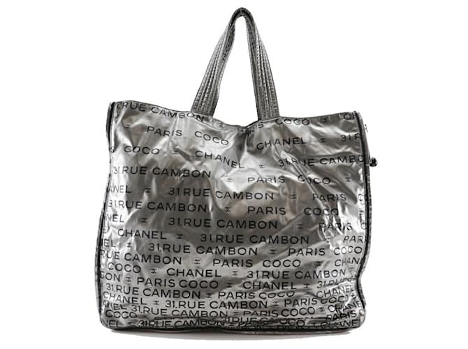 Sac fourre-tout Chanel Unlimited Nylon Argenté  ref.1514417