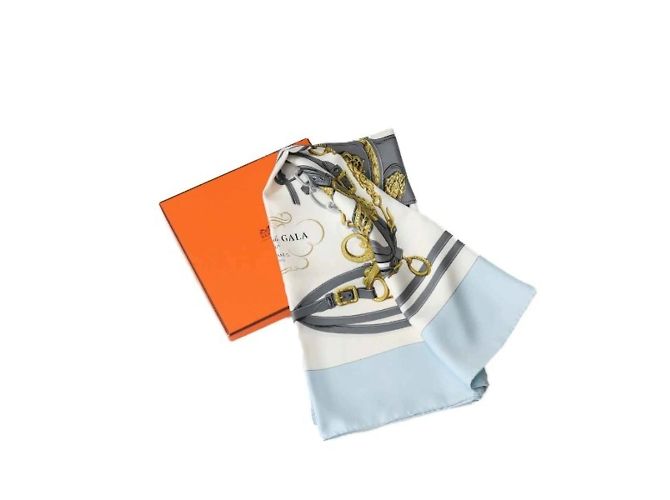 Hermès Sciarpa in seta blu chiaro Hermes 