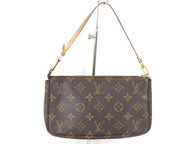 Louis Vuitton Monogram Accessory Pouch Patent leather  ref.1516819