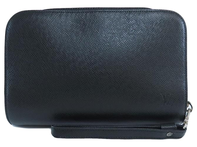 Louis Vuitton Taiga Baikal Clutch Bag Black Leather  ref.1520079