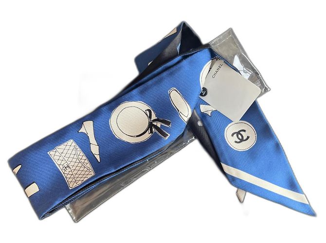 Chanel Twilly Classico, Nuovo Nero Bianco Blu navy Seta