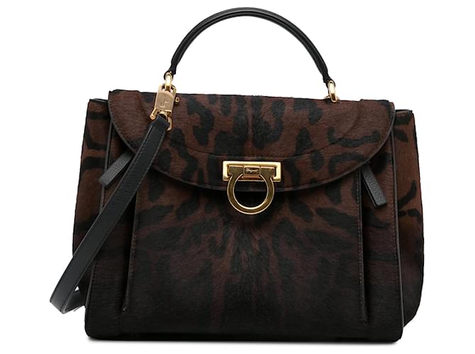 Bolsos SALVATORE FERRAGAMO de piel de ternera estilo pony Castaño Becerro  ref.1523089