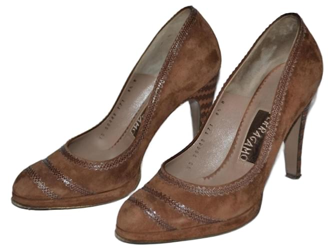 Salvatore Ferragamo décolletés Daim Marron  ref.1524590