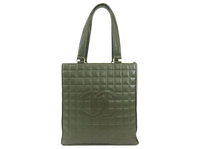 Chanel Chocolate bar Green Leather  ref.1525064