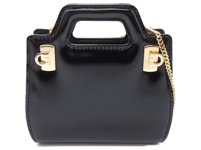 Bolso de hombro de cuero negro con cadena Salvatore Ferragamo  ref.1525350