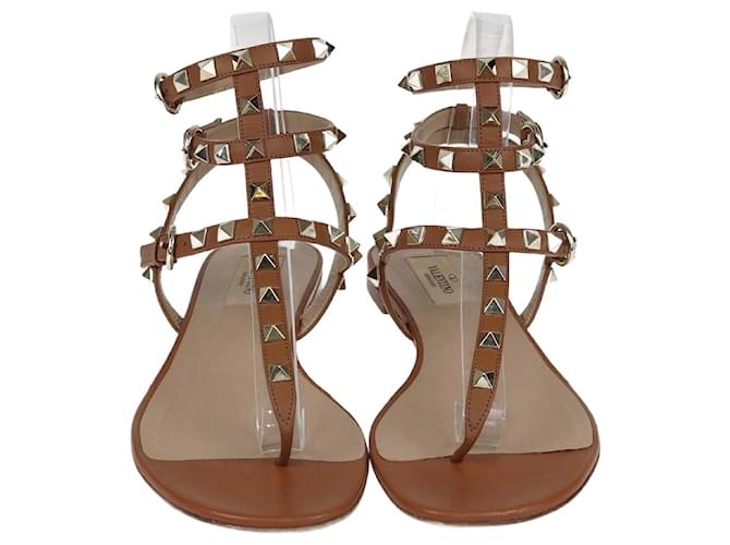 Sandales plates en cuir Valentino Brown Rockstud Marron  ref.1526287