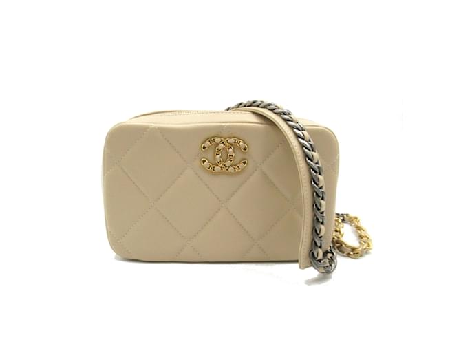 Bolsa de ombro com corrente Chanel 19 Bege Couro  ref.1526972