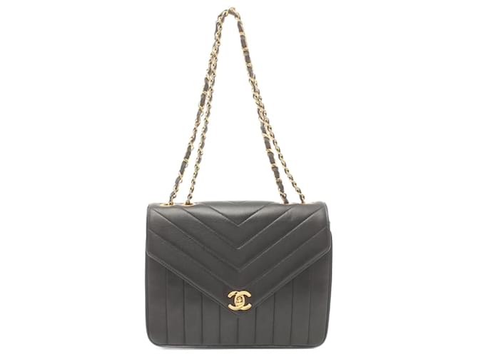 Bolsa de Ombro Mademoiselle V-Stitch Chevron da Chanel Preto  ref.1527813