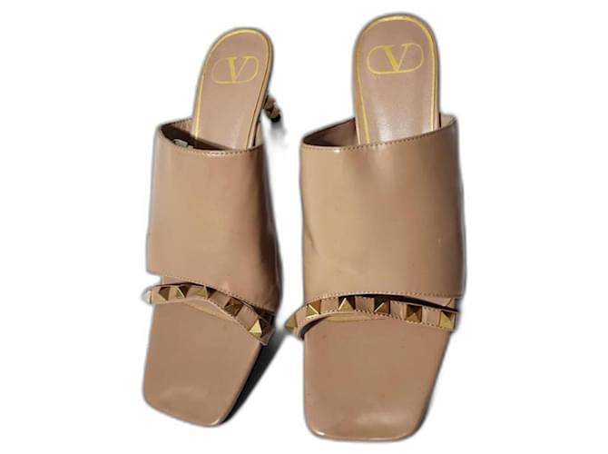 VALENTINO GARAVANI Nappa Rockstud Tower Absatzmules 38 Beige Leder ref.1529508 Joli Closet