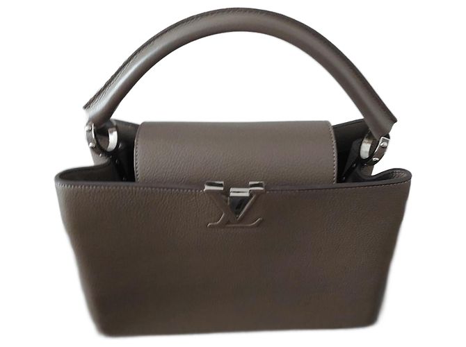 Louis Vuitton Capucines MM Handtasche Beige Leder