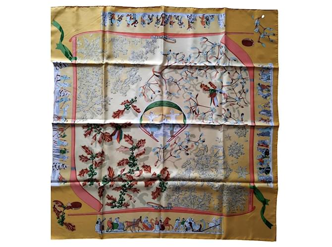 Hermès "Neiges d'antan' Soie Jaune  ref.1535947