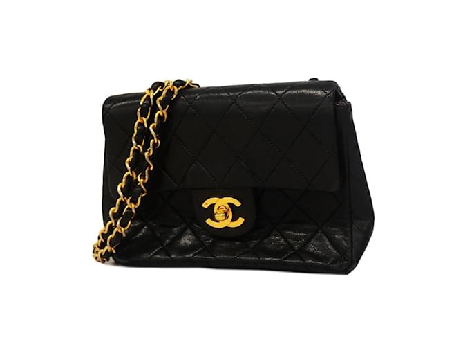 Sac à épaule en agneau noir Chanel Cuir  ref.1536443